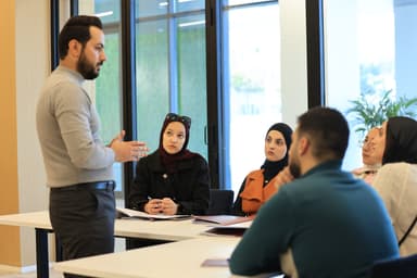 التعلّم وبناء القدرات 