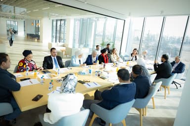 العمل المجتمعي والمبادرات الشبابية